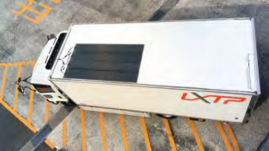 冷蔵トラック上部の写真