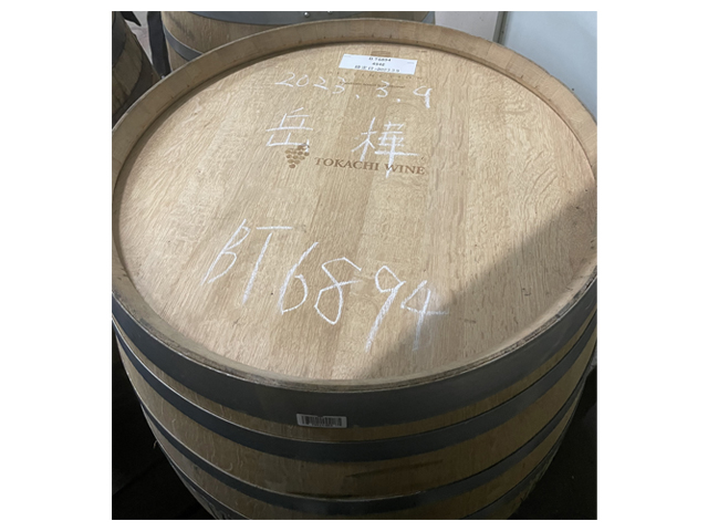 十勝ワイン“山幸”品種のワイン樽